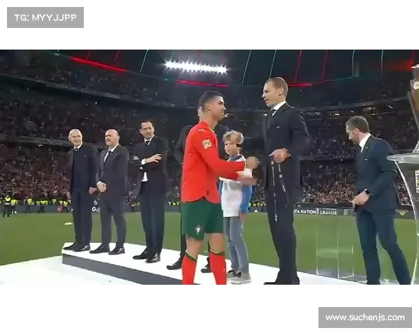 欧冠决赛狂欢夜 球迷们如何用激情与创意庆祝冠军荣耀 欧冠决赛狂欢夜 球迷们如何用激情与创意庆祝冠军荣耀